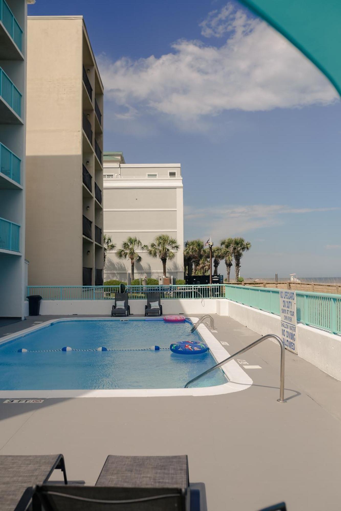 Southern Breeze Ocean Front Hotel 默特尔比奇 外观 照片