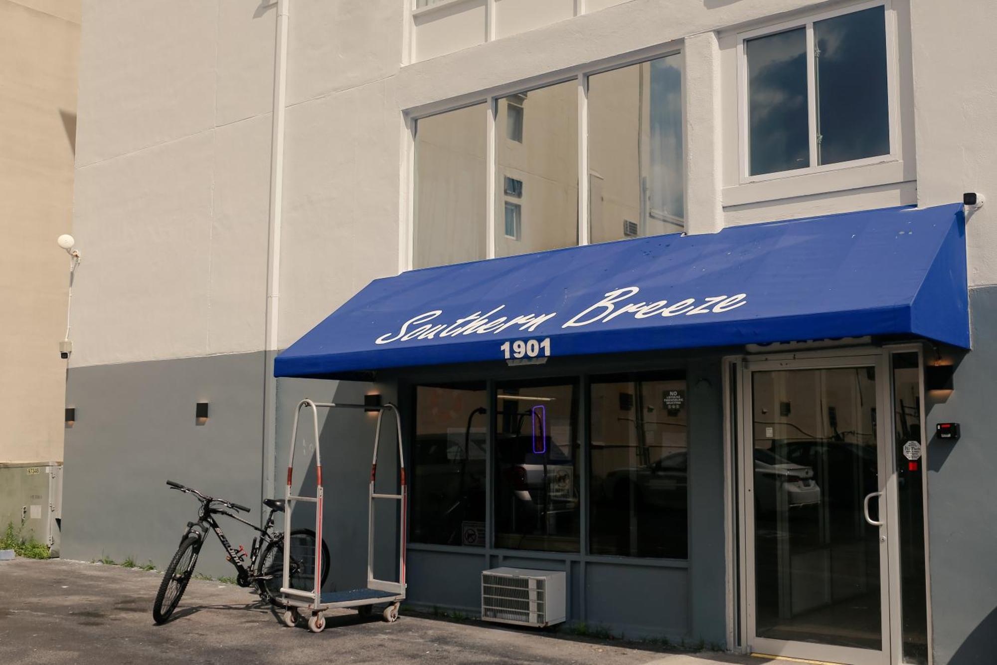 Southern Breeze Ocean Front Hotel 默特尔比奇 外观 照片