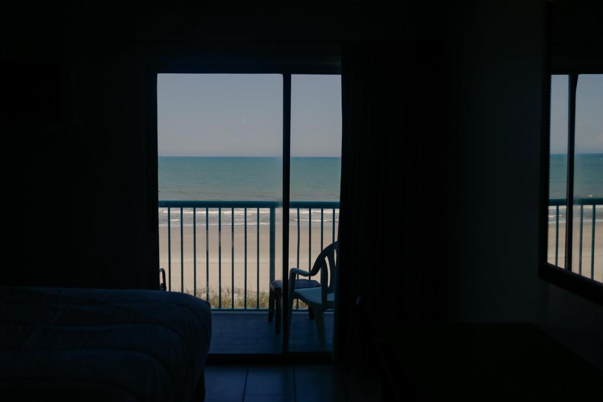 Southern Breeze Ocean Front Hotel 默特尔比奇 外观 照片