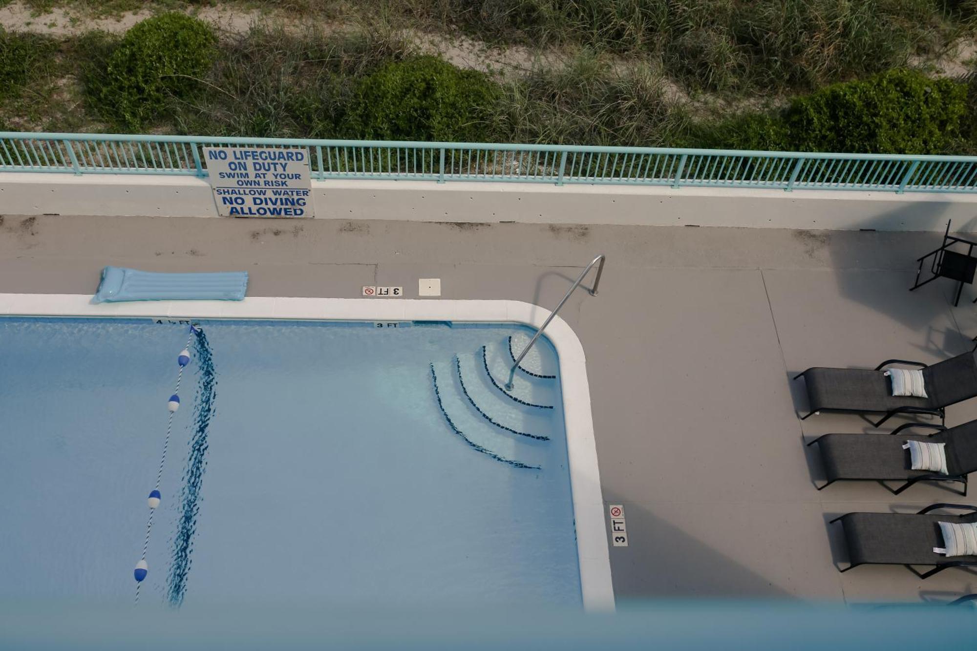 Southern Breeze Ocean Front Hotel 默特尔比奇 外观 照片