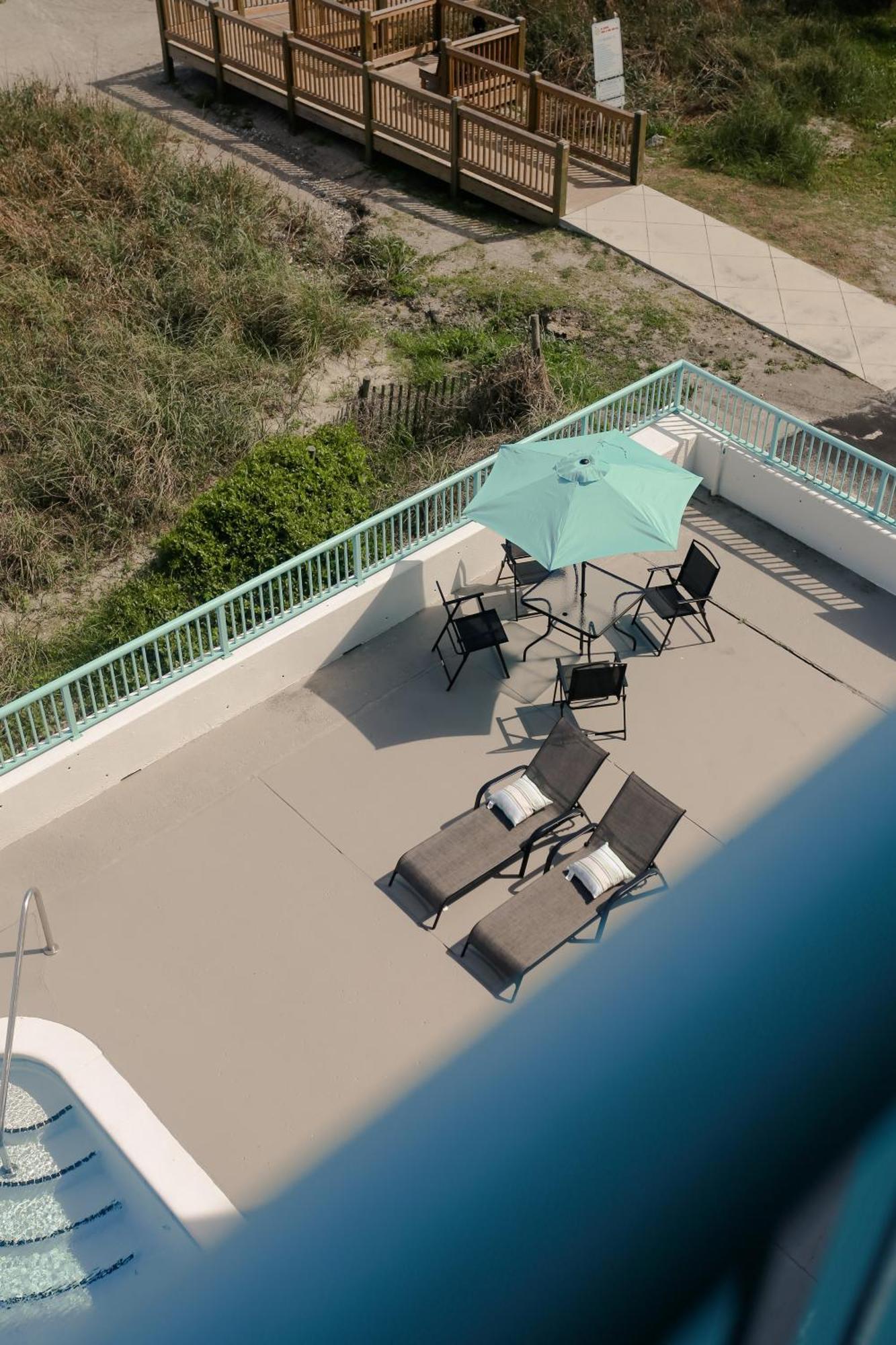 Southern Breeze Ocean Front Hotel 默特尔比奇 外观 照片