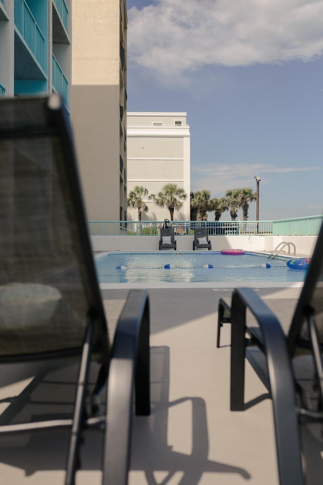 Southern Breeze Ocean Front Hotel 默特尔比奇 外观 照片